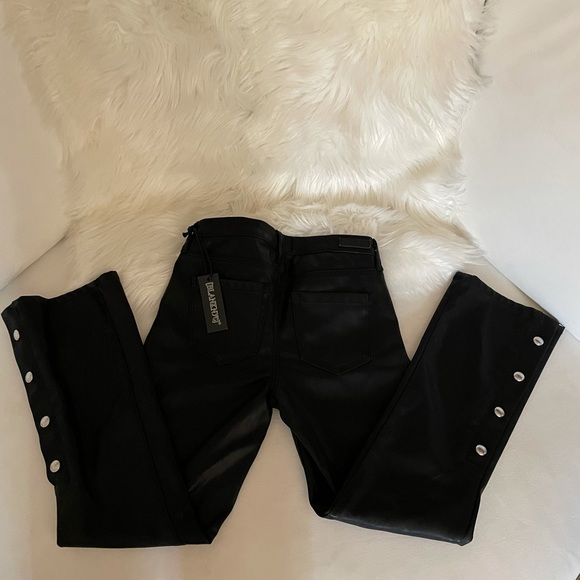 NWT (24) BLANKNYC 7/8 Varick flare cropped Pleather faux vegan snap close black - Picture 12 of 13